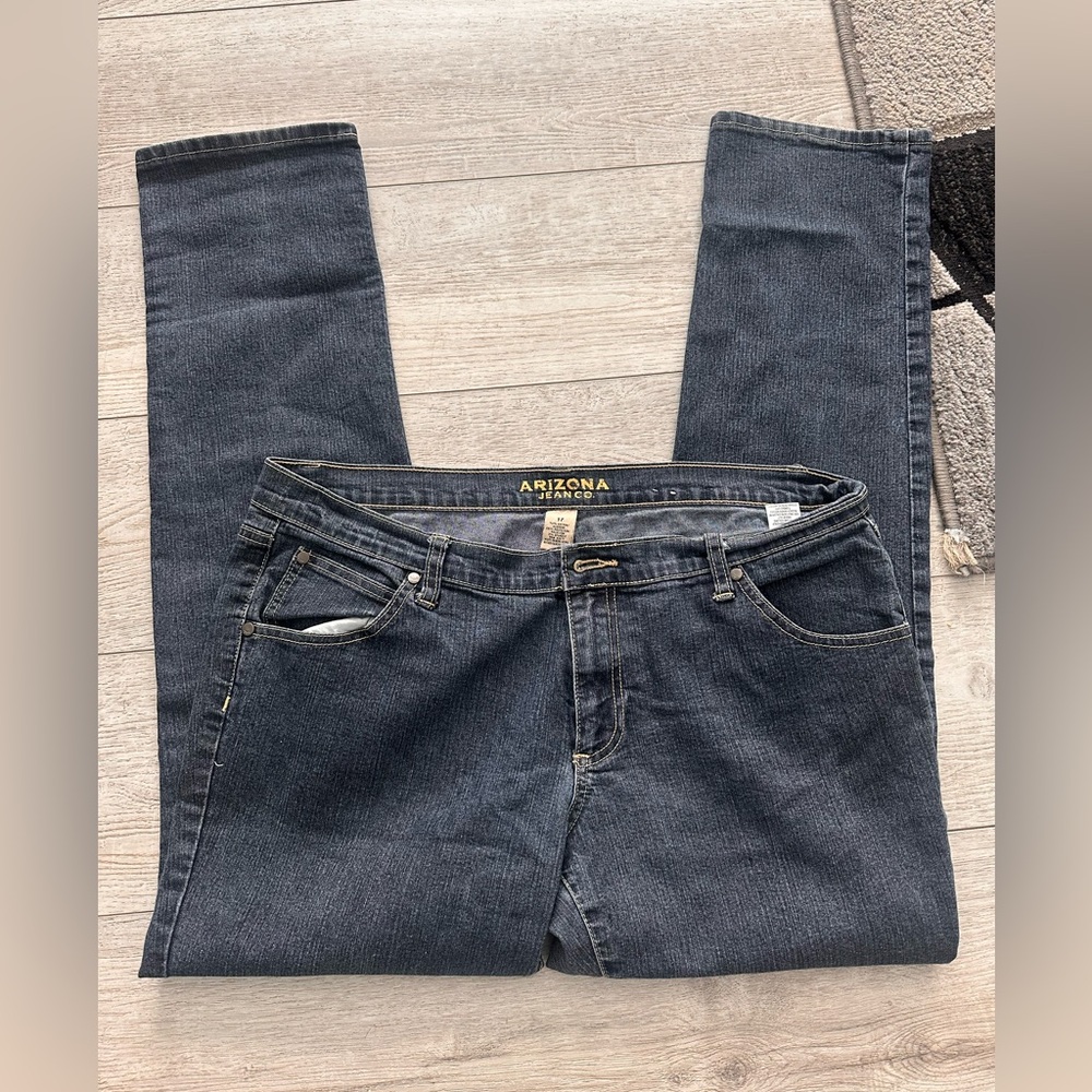 Women’s Arizona jeans, straight leg size 17